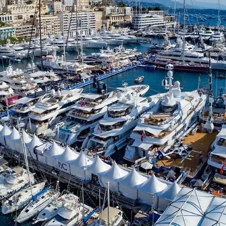 Plein Coeur De Monaco, A 300 Metres A Pied Du Port De Monaco, 4 Pieces Dans Des Escaliers Vue Exceptionnelle